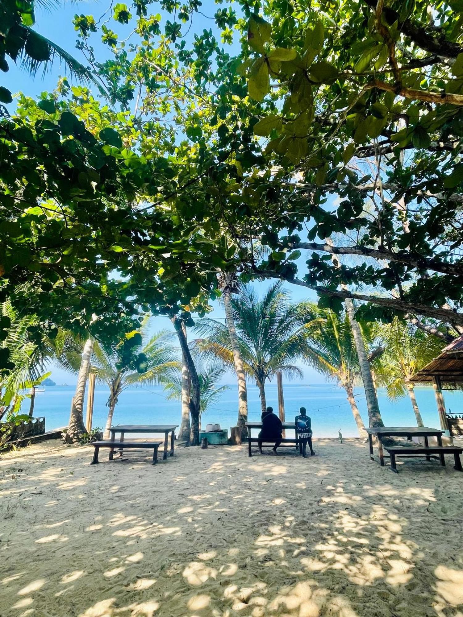 Sunny Cove Beach Resort Koh Phayam Ranong Buitenkant foto