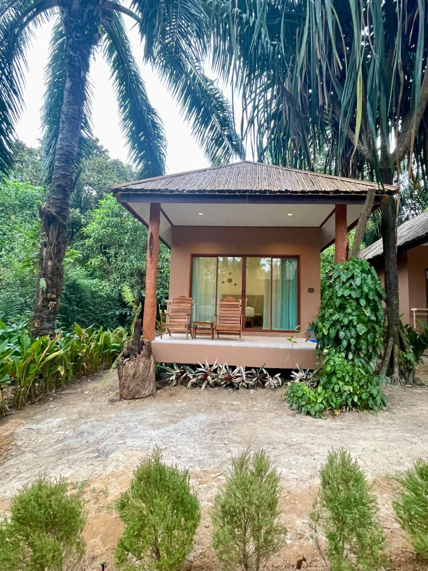 Sunny Cove Beach Resort Koh Phayam Ranong Buitenkant foto