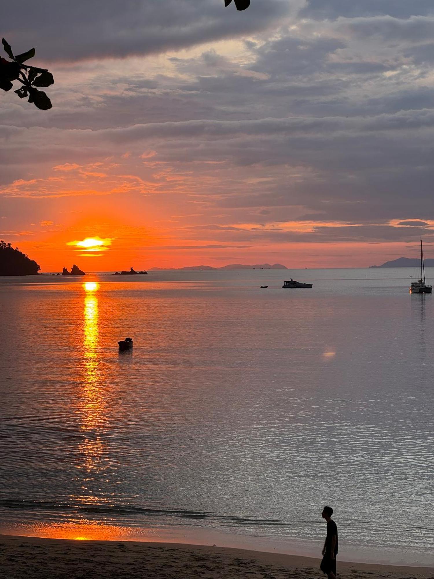 Sunny Cove Beach Resort Koh Phayam Ranong Buitenkant foto